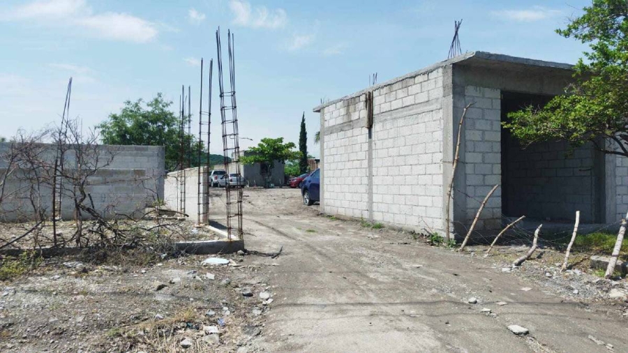 El corralón es un terreno baldío.