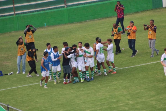  Los locales no pudieron mantener la ventaja en el marcador.