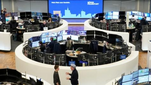 Bolsas mundiales y dólar caen tras los nuevos aranceles de Trump