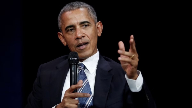 Obama evita apoyar a Kamala Harris y pide proceso para elegir candidato