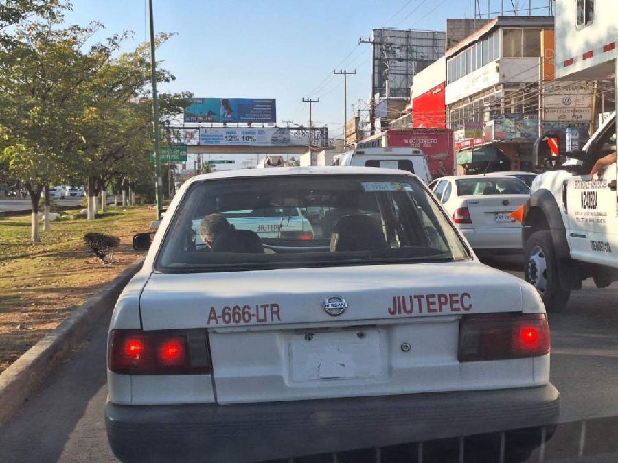 Servicio de taxi, en caída desde la pandemia: dirigente