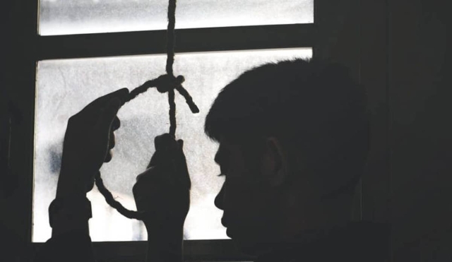 Lo encontraron varios días después de su suicidio