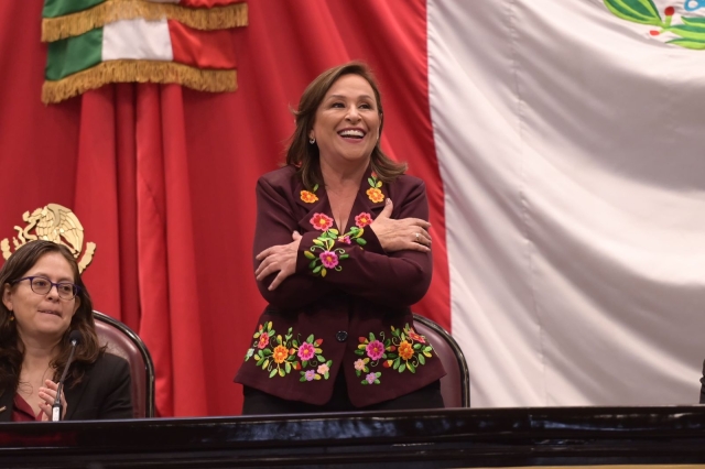 Rocío Nahle toma protesta como la primera mujer gobernadora de Veracruz