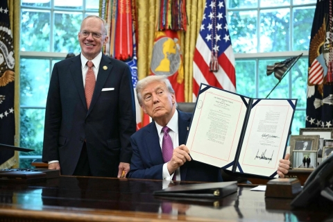 Trump firma orden para renombrar el Pentágono como Departamento de Guerra