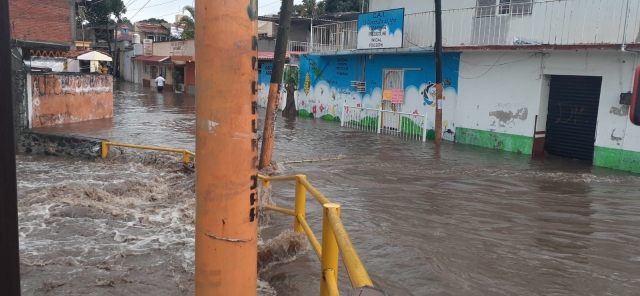 Desbordamiento de la barranca Apanquetzalco en Yautepec