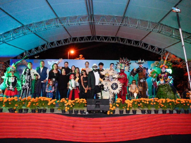 El festival estuvo lleno de color y ambiente familiar.