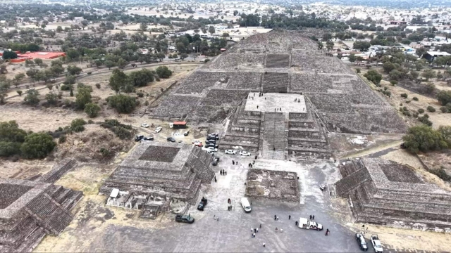 Balacera en Pir&aacute;mide de Teotihuac&aacute;n deja turista canadiense fallecida y heridos