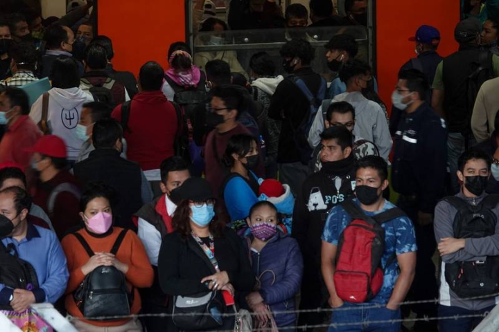 México mágico: Usuarios del metro en CDMX cantan ‘Ni tú ni nadie’ mientras esperan el tren