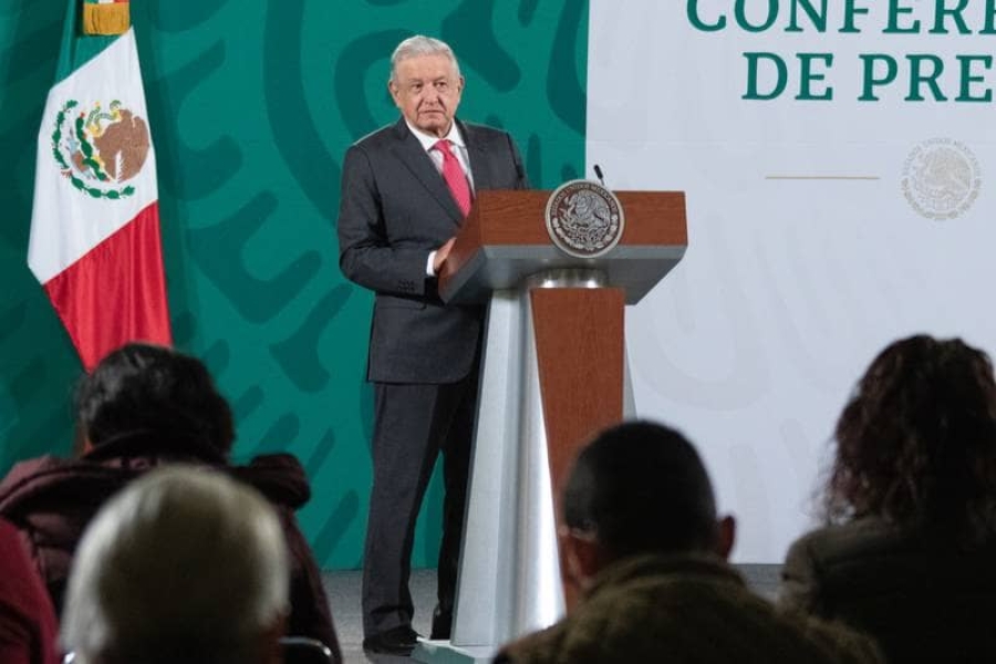 AMLO respalda a Gertz Manero.