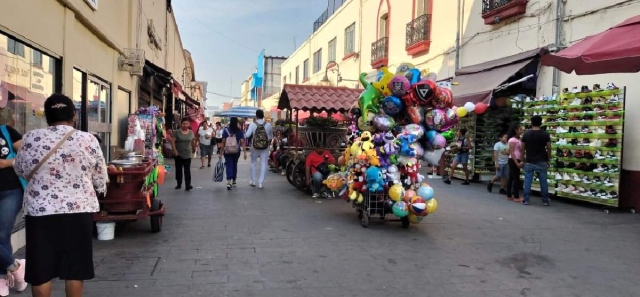 A la afectación por motivos de inseguridad, ahora los comerciantes establecidos se enfrentan al regreso de los ambulantes.