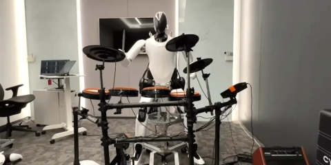 Robot baterista adquiere gradualmente comportamientos similares a los humanos