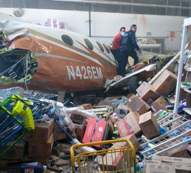 Tres muertos y cinco heridos, saldo del avionetazo en Temixco