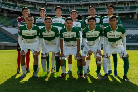 La escuadra de Zacatepec sufrió mucho en su sector defensivo y le ganaron los nervios en el primer cobro de penales. 