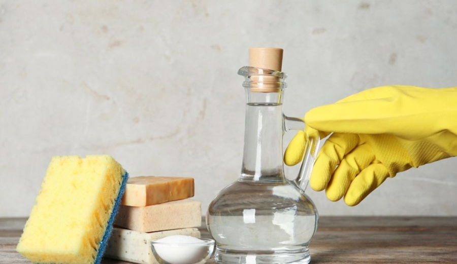 Vinagre blanco: un aliado versátil para la salud, el hogar y la agricultura