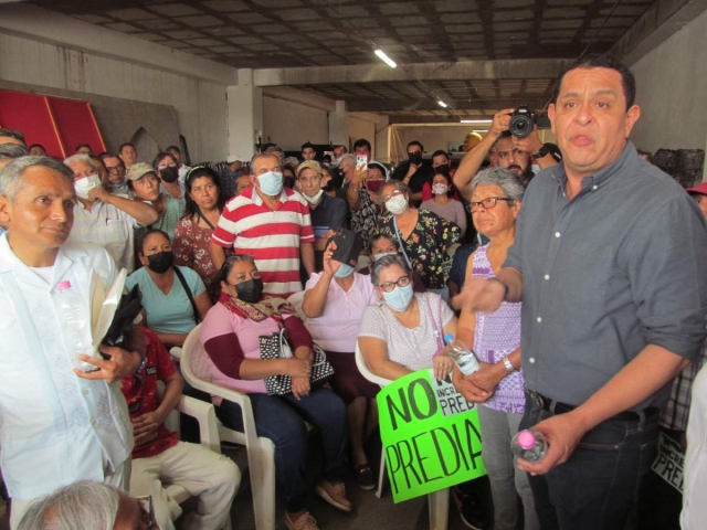 Finalmente la tensión explotó con una manifestación en el C-4. Al final, concedieron que se revise propiedad por propiedad.