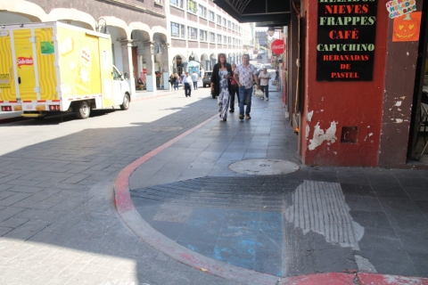 Propone Obras Públicas rehabilitación de banquetas en al menos siete calles del centro de Cuernavaca
