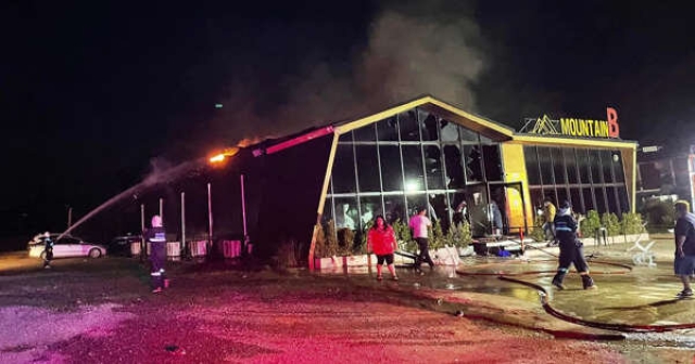 Al menos 13 muertos durante incendio en club nocturno en Tailandia