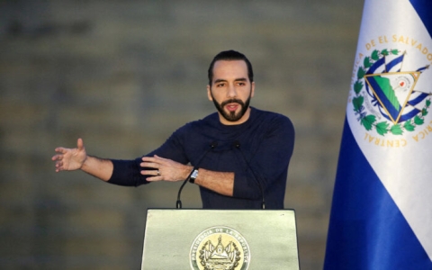 El Salvador aprueba reelección indefinida  y extiende mandato presidencial