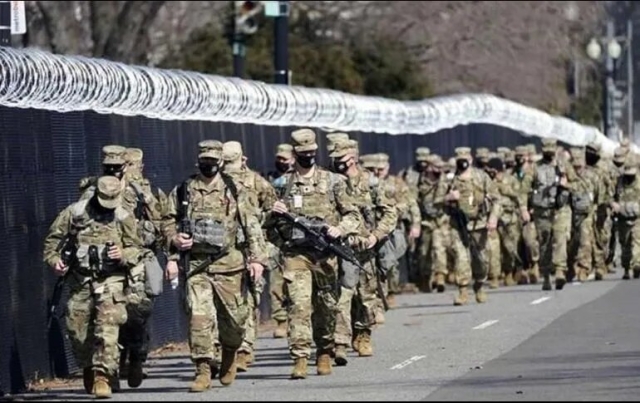 Envían gobernadores republicanos más guardias a la frontera con México