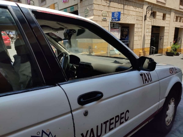 Dejó su trabajo en el campo y ahora es taxista