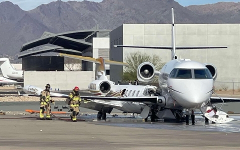 Un muerto y cuatro heridos tras choque de aviones en Arizona