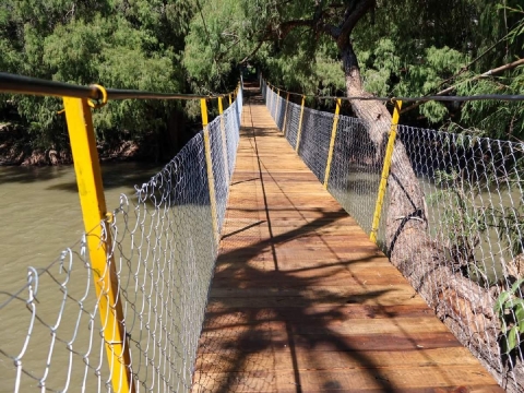 Después de un año de permanecer intransitable, por fin fue rehabilitado el puente.
