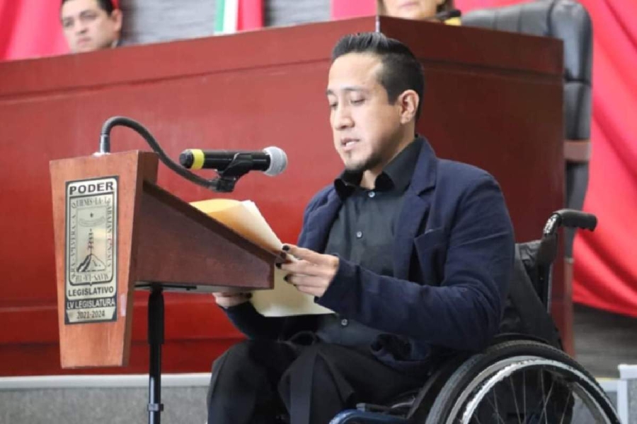 Amado de la Rosa Sotelo recibió el Premio Estatal para Personas con Discapacidad.
