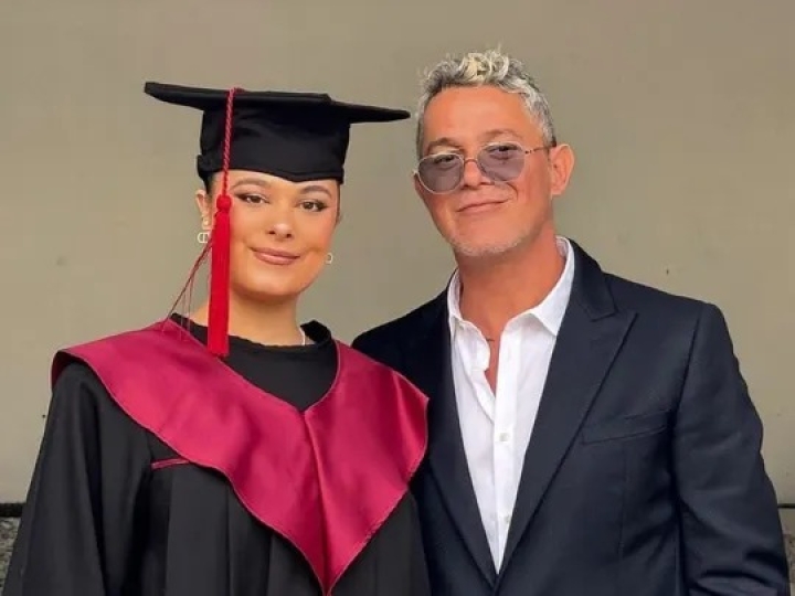 Alejandro Sanz sorprende a su hija en la graduación: Así fue el emotivo momento