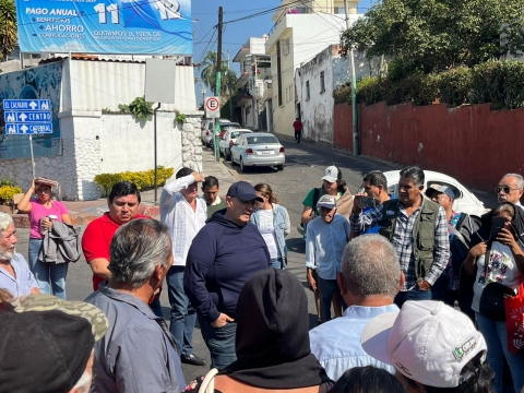 Atiende director del SAPAC a jubilados respecto al pago de aguinaldo