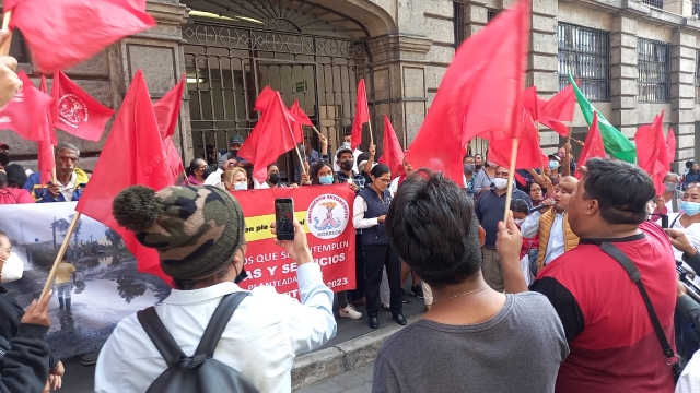 Antorchistas se manifiestan en Cuernavaca