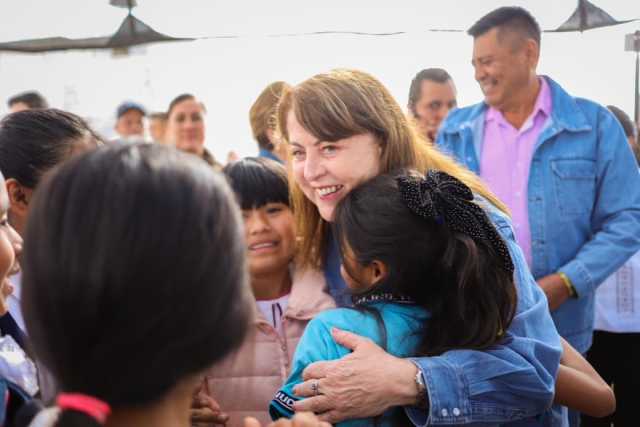 Entrega Margarita Gonz&aacute;lez Saravia obras que fortalecen servicios y bienestar de la gente en los Altos de Morelos