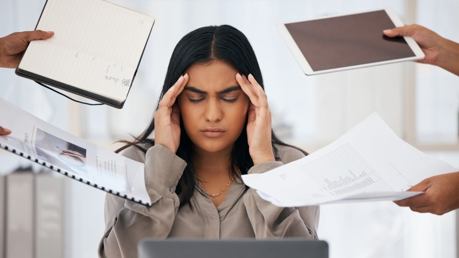 Ambición silenciosa: Jóvenes priorizan su salud mental sobre el 'éxito' laboral