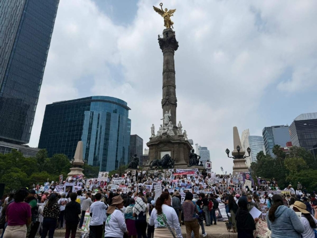 Participantes de varios rincones del país se congregaron en el Ángel de la Independencia.  