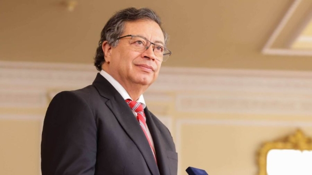 Petro condena aranceles del 100% impuestos por Ecuador a Colombia