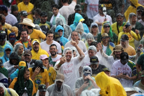 Ca&iacute;da de rayo deja varios heridos durante protesta por Bolsonaro en Brasilia