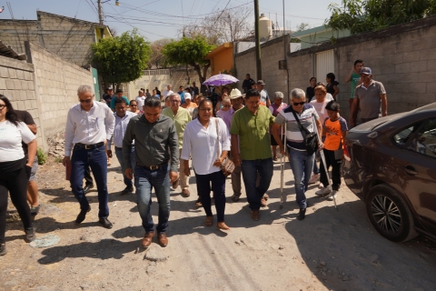 Anuncia Santos Tavarez pavimentación en la colonia Guadalupe de las Arenas
