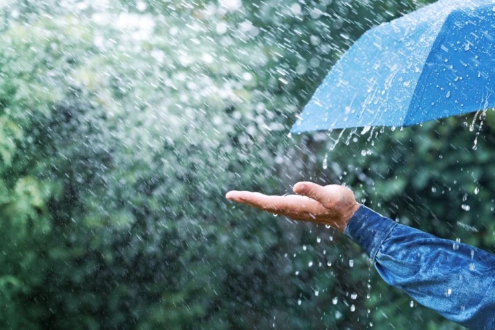 Agua de lluvia ya no es potable en ningún lugar del mundo, revela un estudio