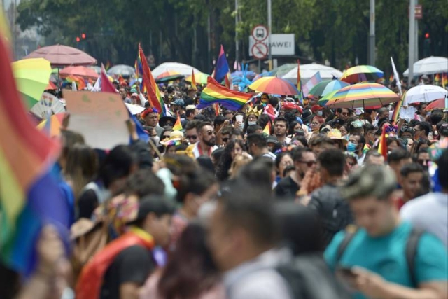 Uno de cada 20 en México se identifica como LGBTIQ+