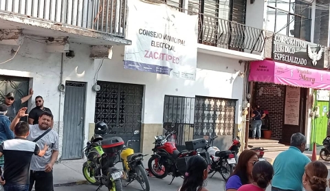 Entre protestas, se realiza elección de ayudantes municipales en Zacatepec