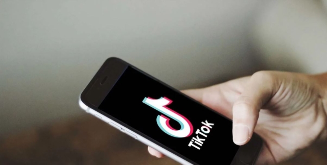 TikTok baneó temporalmente la creación de videos en Rusia