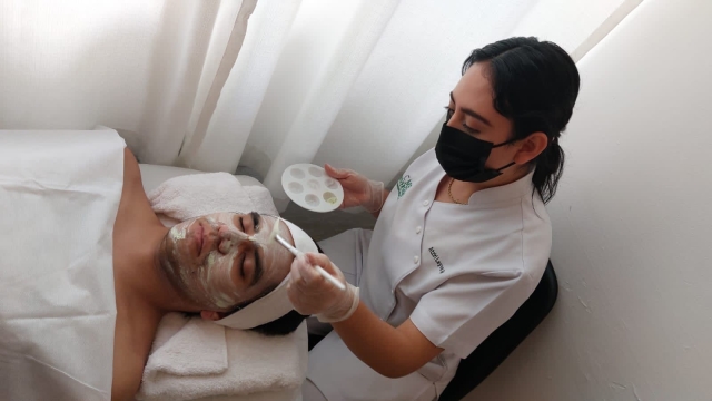Implementa DIF Jiutepec servicios de cosmetología y cosmiatría corporal para la población