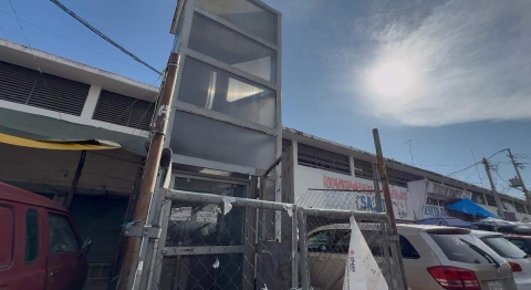 Adultos mayores aseguraron que es necesario reparar el elevador, para acudir a sus reuniones y demás servicios que ofrece el ayuntamiento.