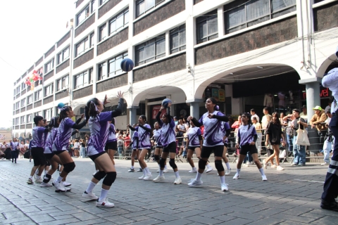 Realizan tradicional desfile c&iacute;vico deportivo para conmemorar CXV aniversario de la Revoluci&oacute;n Mexicana
