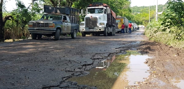 Las condiciones del camino favorecen a la delincuencia, señalan afectados.