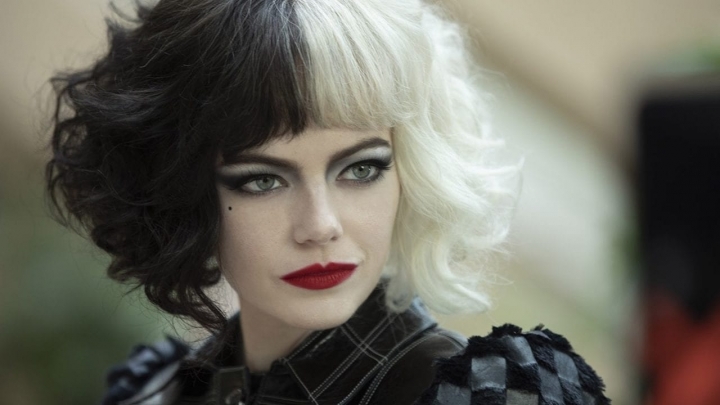 Emma Stone comparte su transformación como Cruella de Vil