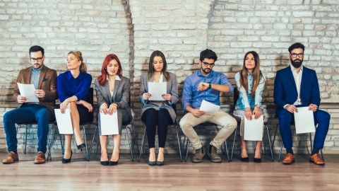 Cómo Google Puede Ayudarte a Prepararte para Tu Primera Entrevista de Trabajo