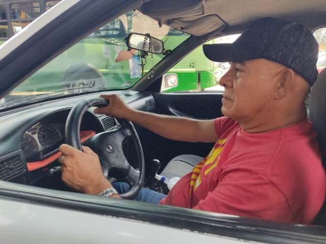 Por la ola de calor ha disminuido la clientela de los taxis