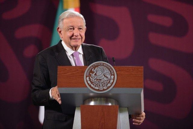 AMLO asegura que los conservadores están &#039;pasmados&#039; tras la victoria de Morena