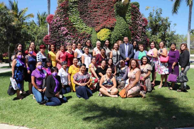 Autoridades municipales entregaron reconocimientos a 68 mujeres líderes en Morelos que han dedicado su vida a luchar por una sociedad más justa e igualitaria, se dijo en el evento. 