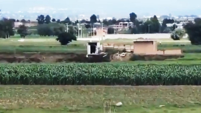 Cae casa que estaba junto al socavón en Puebla.